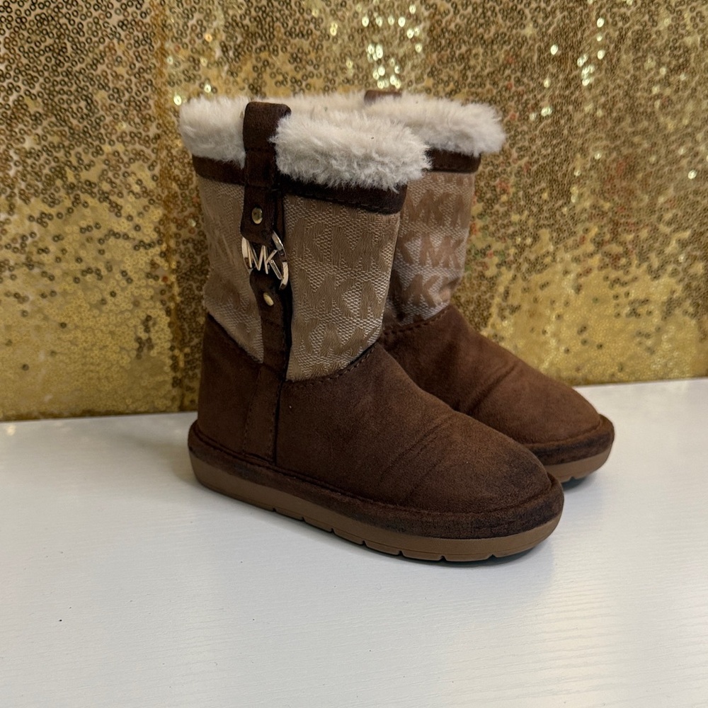 Michael Kors Yancy girl Toddler Suede Boots with Cream Fur